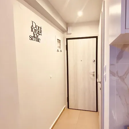 Apartment Neon Pulse - Casa Nativa Thessaloniki