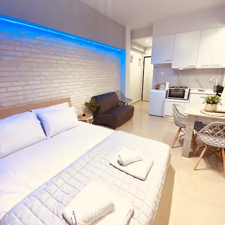 Neon Pulse - Casa Nativa Saloniki